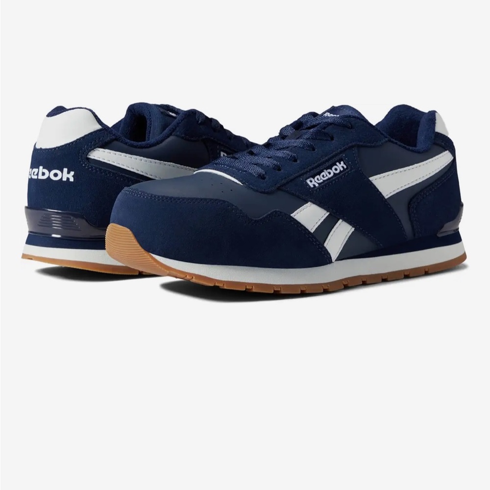 NWT Reebok men’s sneakers